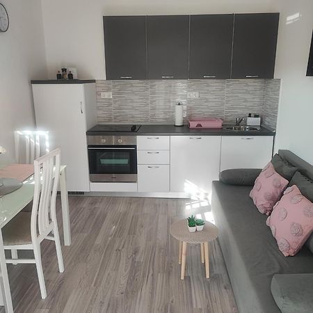 Ostrvica Apartment Mari מראה חיצוני תמונה
