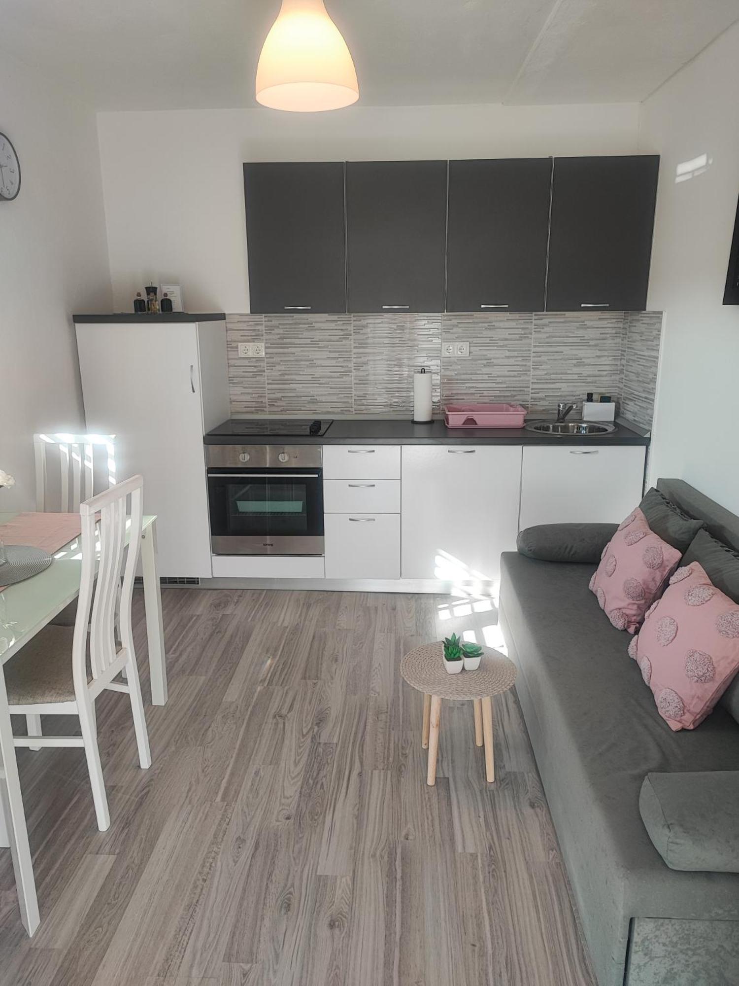 Ostrvica Apartment Mari מראה חיצוני תמונה